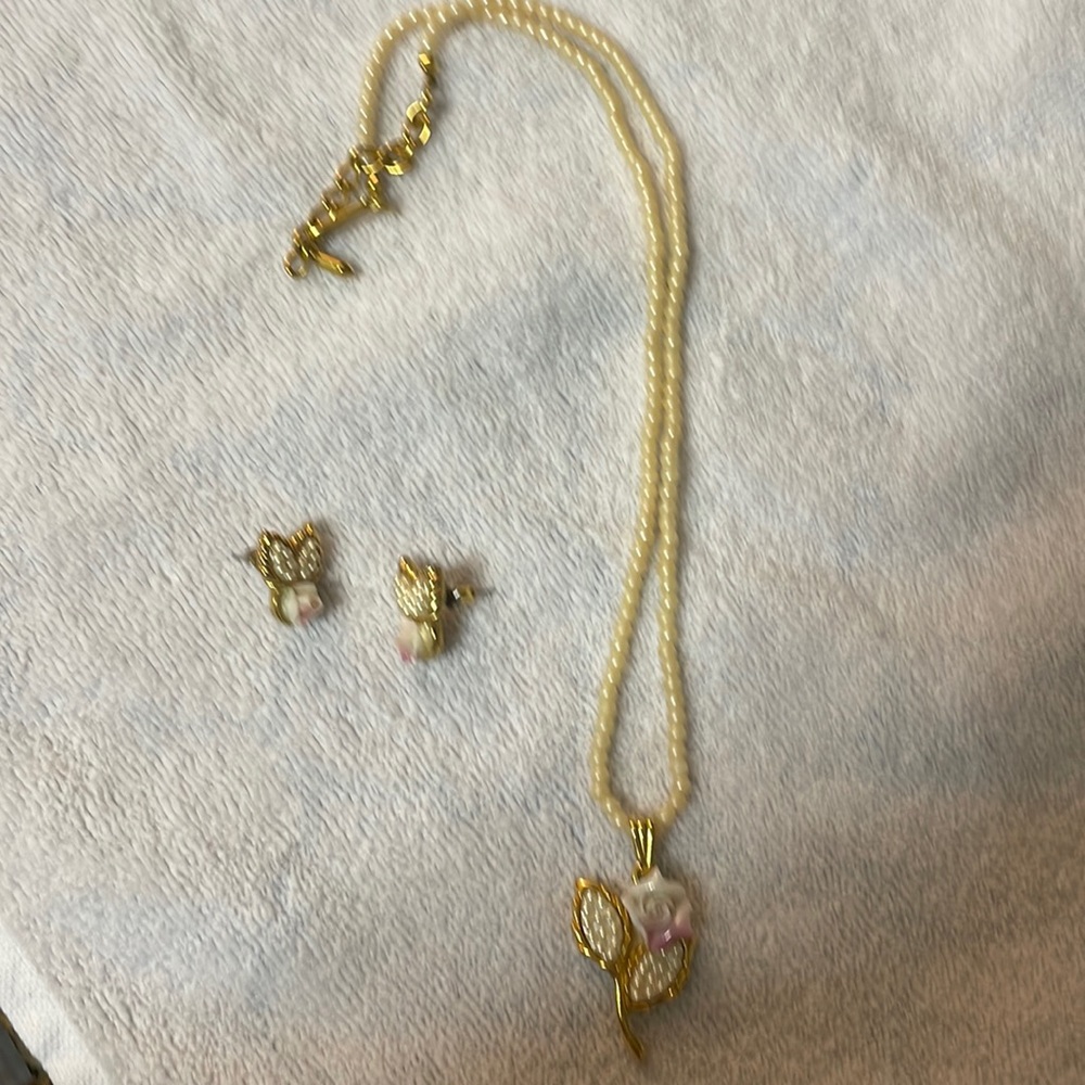 Vintage necklace and earrings